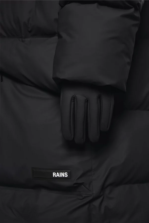Détail gants RAINS noir